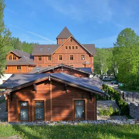 Jozefina - Mini & Family Fun *